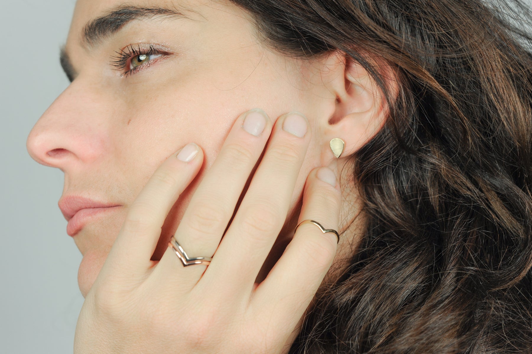 Oorsieraden in druppelvorm gemaakt van geelgoud.