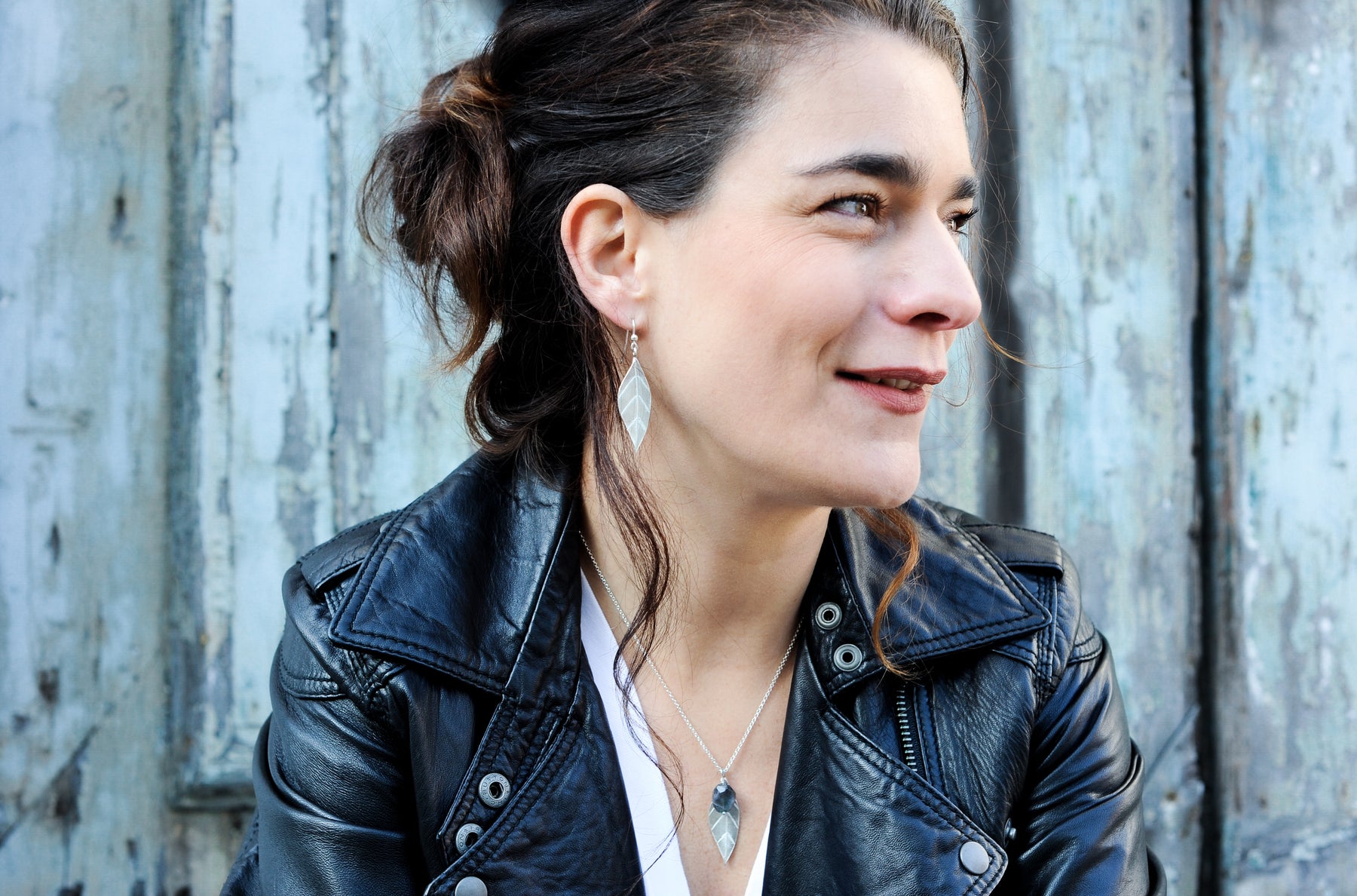 Handgemaakte hanger van zilver, ontworpen en gemaakt door Lianne de Witte in haar atelier in Goes.