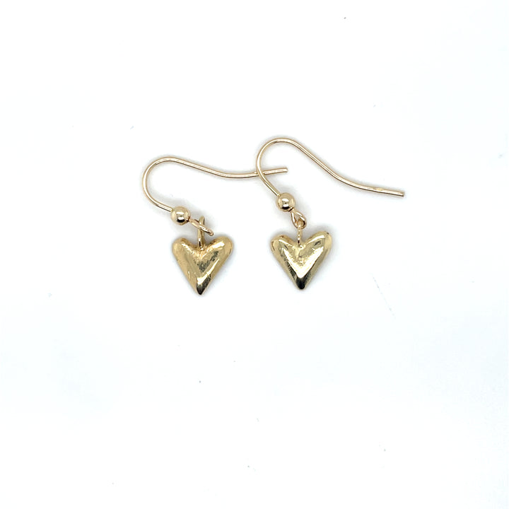 Oorhangers 14 karaat geelgoud met een losbungelend hartje.