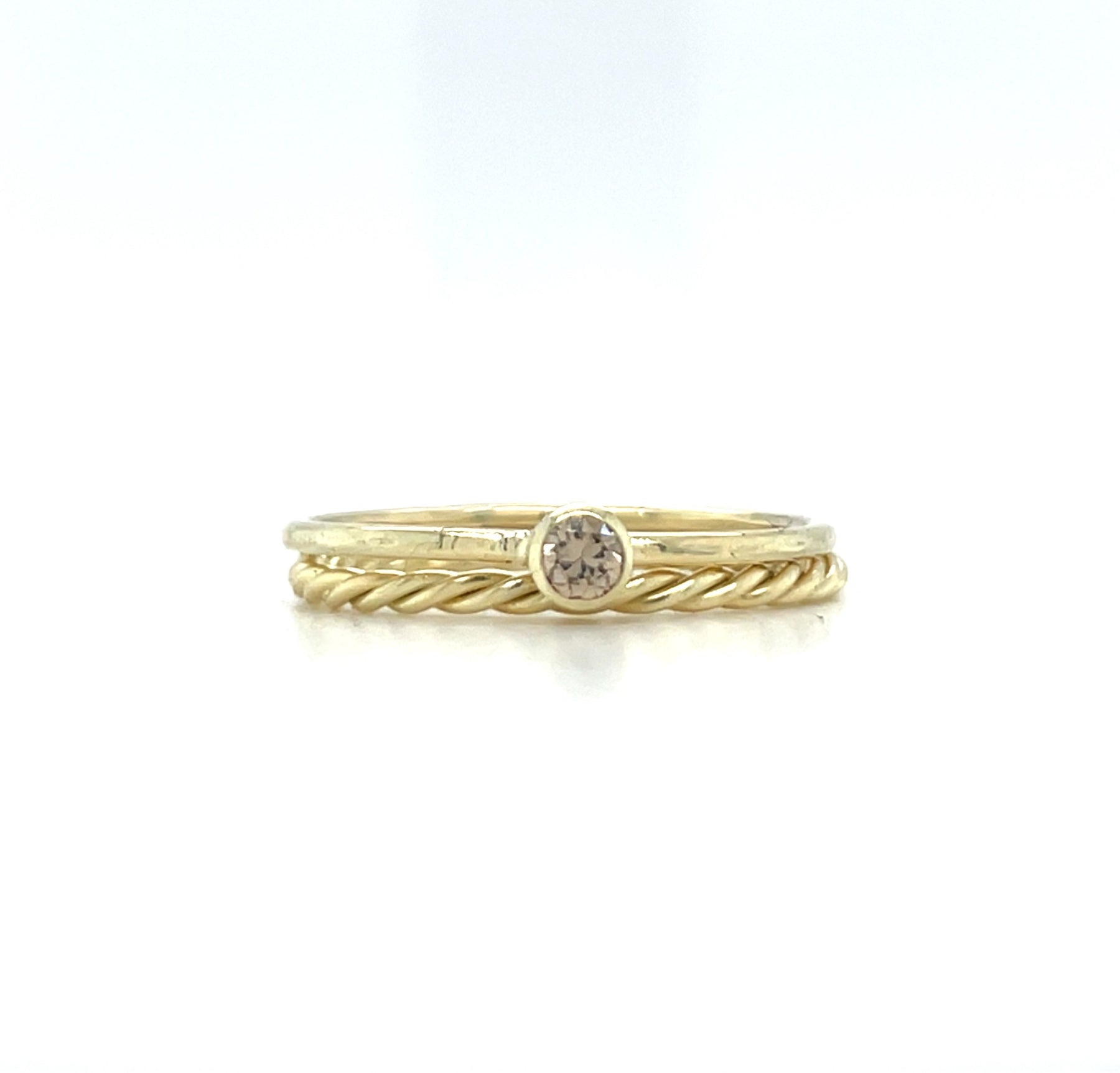 14 karaat geelgouden stacking ring met diamant.