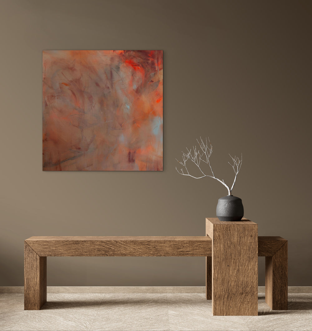 Autumn Light – canvas print van modern abstract schilderij met herfstkleuren in sober interieur.
