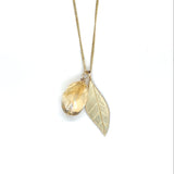 Handgemaakte hanger van 14 karaat geelgoud met citrien, ontworpen en gemaakt door Lianne de Witte in haar atelier in Goes