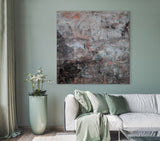 Muted Days – print van modern abstract schilderij in zachte, gedempte tinten in een zacht groen interieur.