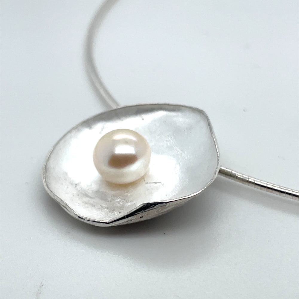 Hanger zilver met witte parel.