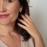 Handgemaakte hanger van 14 karaat geelgoud met citrien, ontworpen en gemaakt door Lianne de Witte in haar atelier in Goes