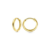 Mooie 14k Geelgouden klapoorringen. De oorringen hebben een breedte van 2mm en een diameter van 12 mm.