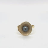 Video van geelgouden ring met parel.